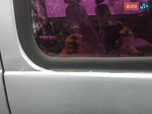 Серый Тойота Хиасе, объемом двигателя 2.4 л и пробегом 395 тыс. км за 3500 $, фото 3 на Automoto.ua