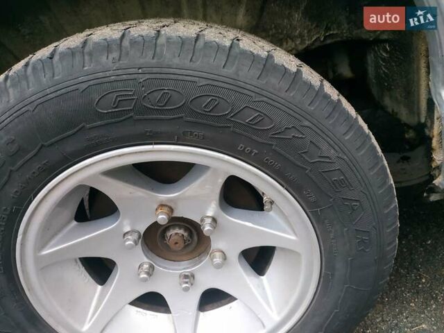 Серый Тойота Хиасе, объемом двигателя 2.4 л и пробегом 395 тыс. км за 3500 $, фото 16 на Automoto.ua