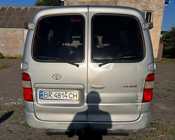 Серый Тойота Хиасе, объемом двигателя 2.49 л и пробегом 303 тыс. км за 10000 $, фото 4 на Automoto.ua