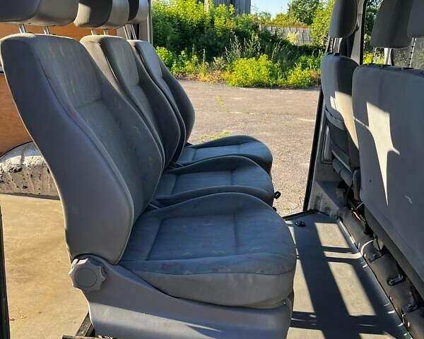 Серый Тойота Хиасе, объемом двигателя 2.49 л и пробегом 303 тыс. км за 10000 $, фото 7 на Automoto.ua