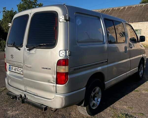 Серый Тойота Хиасе, объемом двигателя 2.49 л и пробегом 303 тыс. км за 10000 $, фото 14 на Automoto.ua