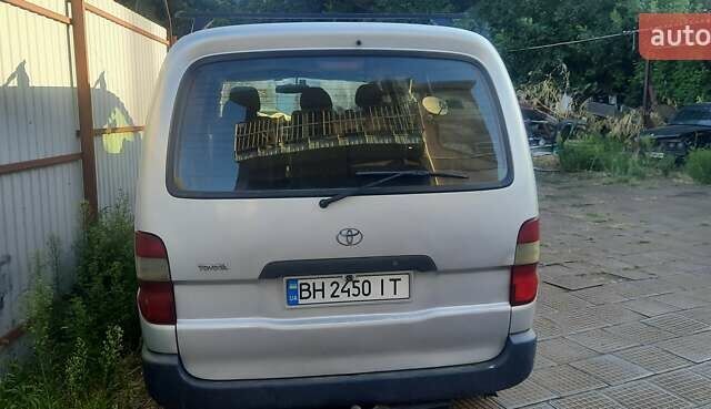 Серый Тойота Хиасе, объемом двигателя 2.49 л и пробегом 278 тыс. км за 10500 $, фото 2 на Automoto.ua