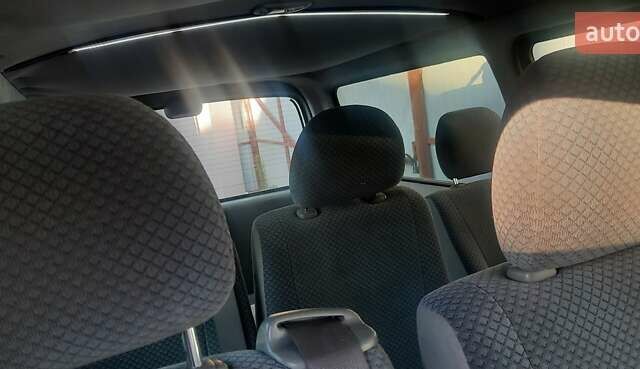 Серый Тойота Хиасе, объемом двигателя 2.49 л и пробегом 278 тыс. км за 10500 $, фото 3 на Automoto.ua