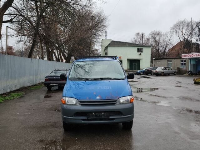 Синій Тойота Хіасє, об'ємом двигуна 2.5 л та пробігом 200 тис. км за 2800 $, фото 4 на Automoto.ua