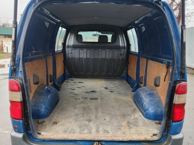 Синій Тойота Хіасє, об'ємом двигуна 2.5 л та пробігом 200 тис. км за 2800 $, фото 8 на Automoto.ua