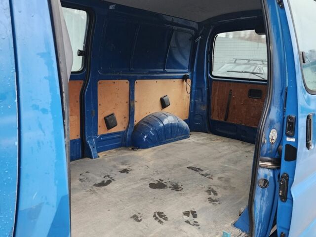 Синій Тойота Хіасє, об'ємом двигуна 2.5 л та пробігом 200 тис. км за 2800 $, фото 10 на Automoto.ua