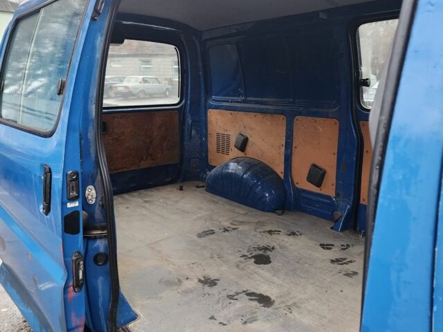 Синій Тойота Хіасє, об'ємом двигуна 2.5 л та пробігом 200 тис. км за 2800 $, фото 9 на Automoto.ua