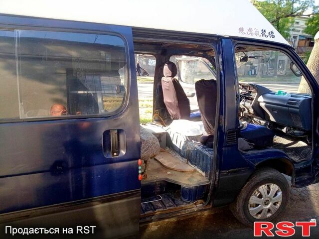 Синий Тойота Хиасе, объемом двигателя 2.4 л и пробегом 250 тыс. км за 2500 $, фото 1 на Automoto.ua
