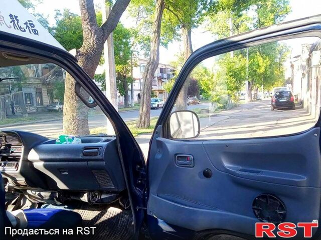 Синий Тойота Хиасе, объемом двигателя 2.4 л и пробегом 250 тыс. км за 2500 $, фото 3 на Automoto.ua