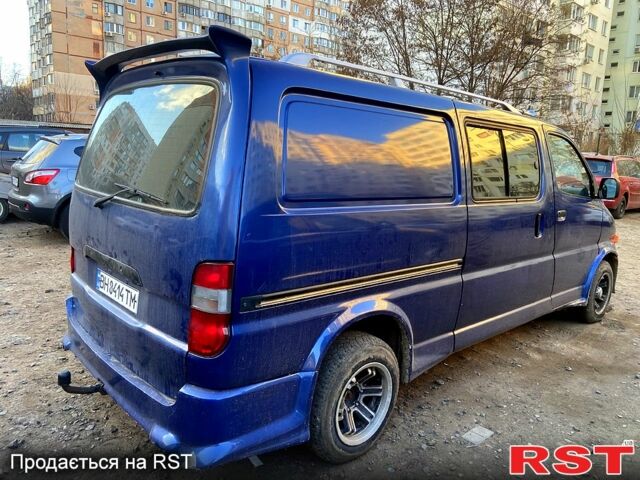 Синий Тойота Хиасе, объемом двигателя 2.5 л и пробегом 358 тыс. км за 5400 $, фото 6 на Automoto.ua