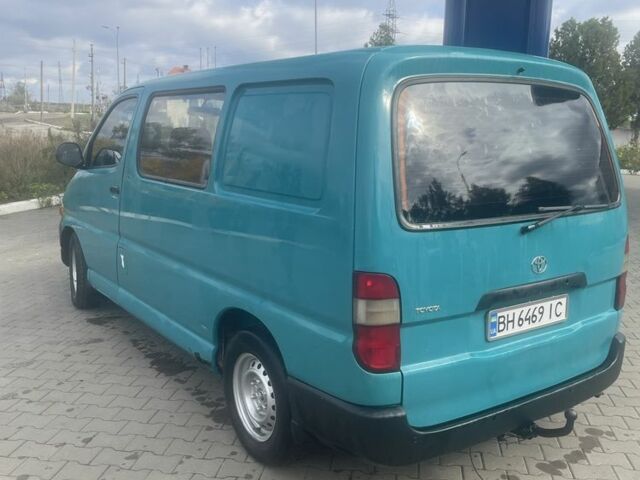 Зелений Тойота Хіасє, об'ємом двигуна 2.4 л та пробігом 350 тис. км за 3500 $, фото 4 на Automoto.ua
