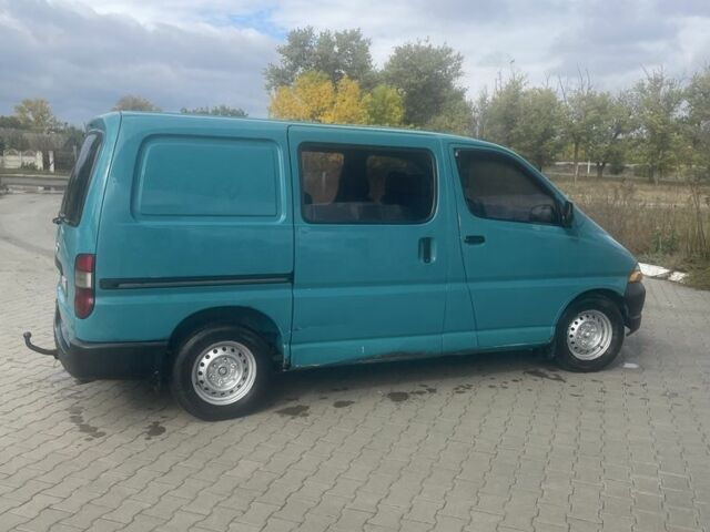 Зелений Тойота Хіасє, об'ємом двигуна 2.4 л та пробігом 350 тис. км за 3500 $, фото 2 на Automoto.ua