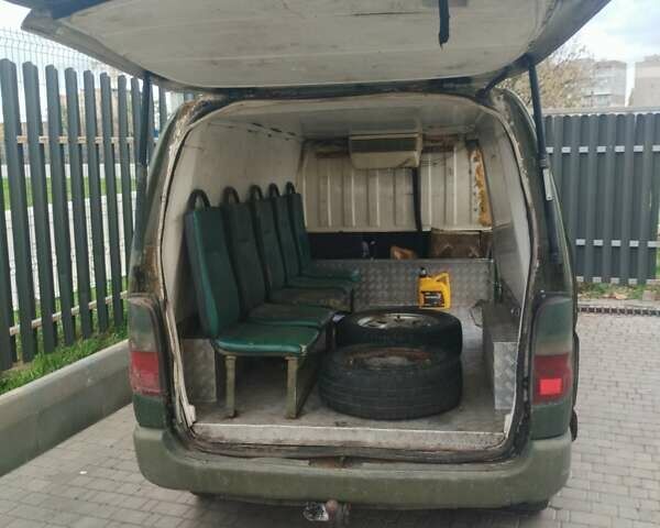 Зелений Тойота Хіасє, об'ємом двигуна 2.45 л та пробігом 630 тис. км за 3000 $, фото 3 на Automoto.ua