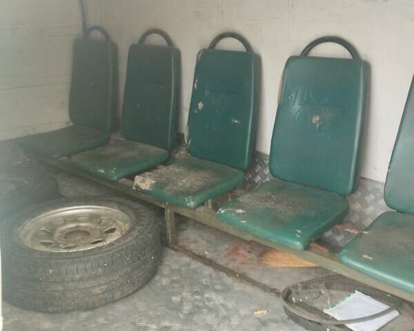 Зелений Тойота Хіасє, об'ємом двигуна 2.45 л та пробігом 630 тис. км за 3000 $, фото 4 на Automoto.ua