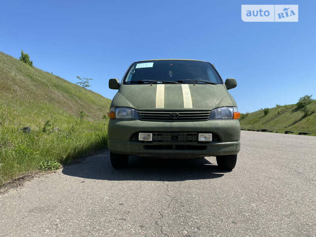 Зеленый Тойота Хиасе, объемом двигателя 2.49 л и пробегом 489 тыс. км за 6500 $, фото 3 на Automoto.ua