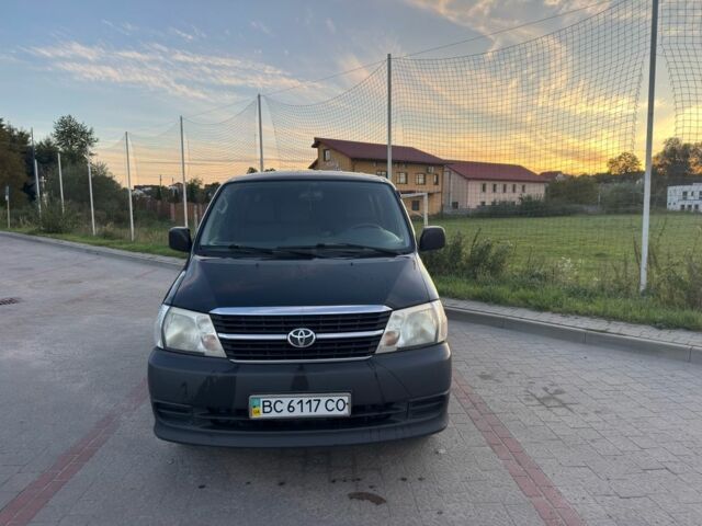 Зелений Тойота Хіасє, об'ємом двигуна 2.5 л та пробігом 260 тис. км за 12500 $, фото 1 на Automoto.ua