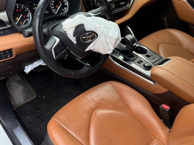 Белый Тойота Хайлендер, объемом двигателя 3.5 л и пробегом 96 тыс. км за 25500 $, фото 5 на Automoto.ua