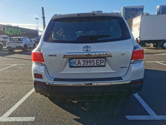 Белый Тойота Хайлендер, объемом двигателя 3.5 л и пробегом 204 тыс. км за 18200 $, фото 5 на Automoto.ua