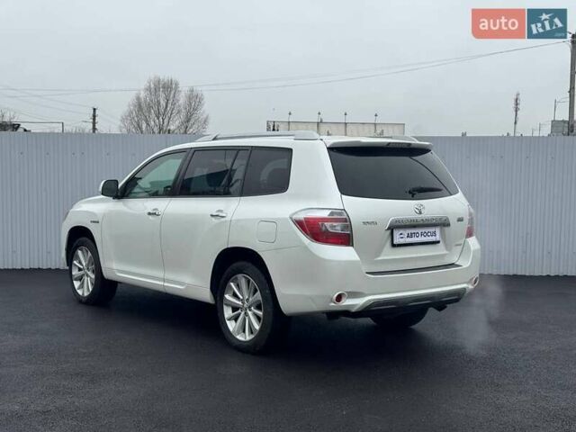 Белый Тойота Хайлендер, объемом двигателя 3.31 л и пробегом 418 тыс. км за 10490 $, фото 4 на Automoto.ua