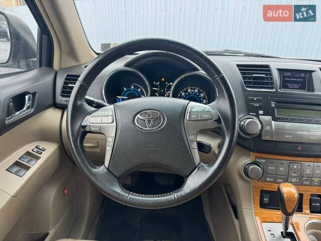 Белый Тойота Хайлендер, объемом двигателя 3.31 л и пробегом 418 тыс. км за 10490 $, фото 15 на Automoto.ua