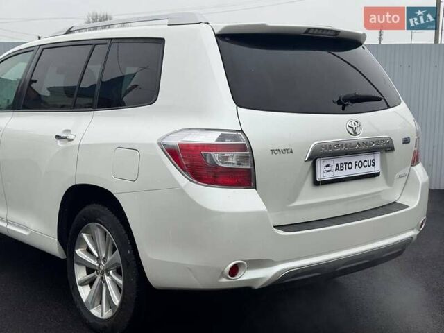 Белый Тойота Хайлендер, объемом двигателя 3.31 л и пробегом 418 тыс. км за 10490 $, фото 5 на Automoto.ua