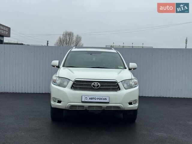 Белый Тойота Хайлендер, объемом двигателя 3.31 л и пробегом 418 тыс. км за 10490 $, фото 2 на Automoto.ua