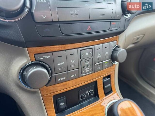 Белый Тойота Хайлендер, объемом двигателя 3.31 л и пробегом 418 тыс. км за 10490 $, фото 25 на Automoto.ua