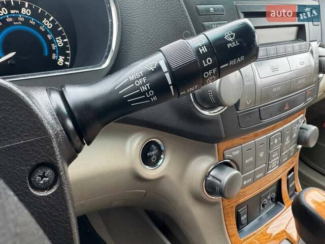 Белый Тойота Хайлендер, объемом двигателя 3.31 л и пробегом 418 тыс. км за 10490 $, фото 21 на Automoto.ua