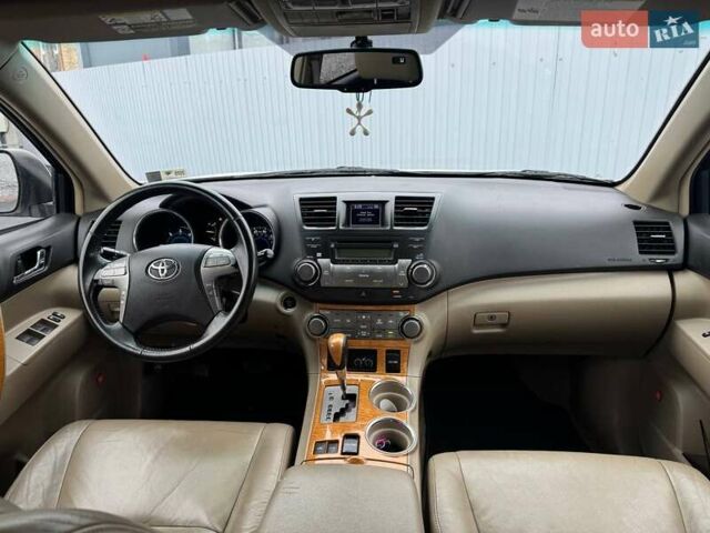 Белый Тойота Хайлендер, объемом двигателя 3.31 л и пробегом 418 тыс. км за 10490 $, фото 13 на Automoto.ua