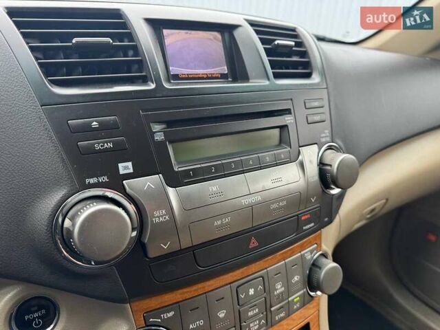 Белый Тойота Хайлендер, объемом двигателя 3.31 л и пробегом 418 тыс. км за 10490 $, фото 24 на Automoto.ua