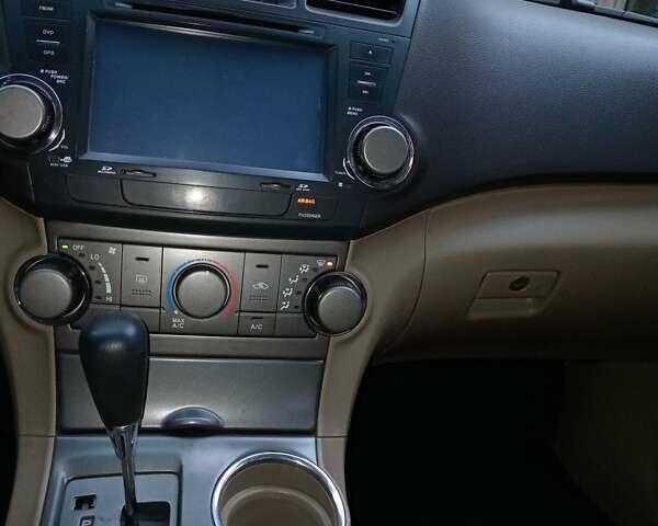 Белый Тойота Хайлендер, объемом двигателя 3.46 л и пробегом 110 тыс. км за 15300 $, фото 33 на Automoto.ua