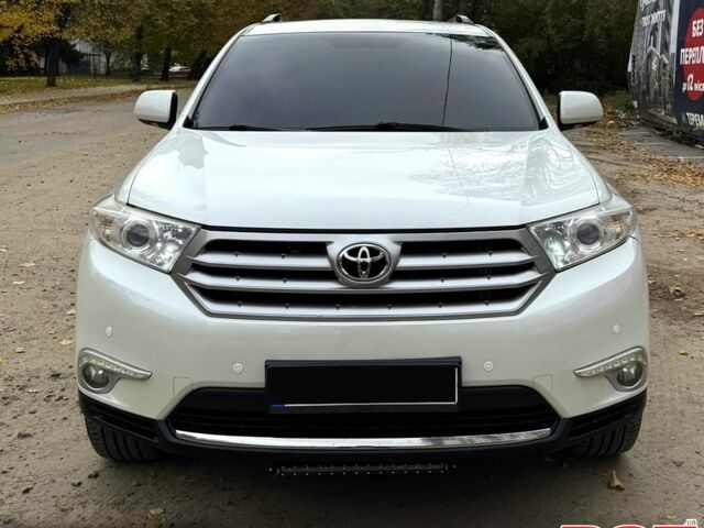 Білий Тойота Хайлендер, об'ємом двигуна 3.5 л та пробігом 178 тис. км за 16200 $, фото 9 на Automoto.ua