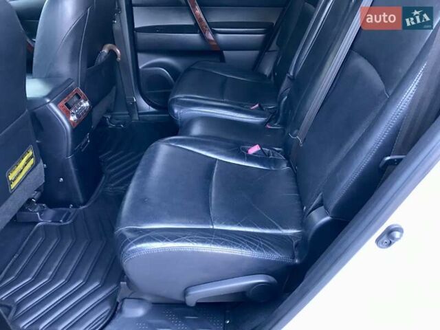 Белый Тойота Хайлендер, объемом двигателя 3.5 л и пробегом 178 тыс. км за 15999 $, фото 21 на Automoto.ua