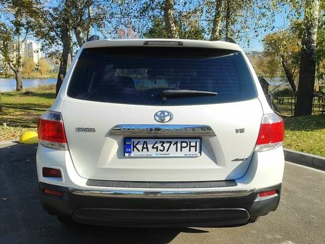 Білий Тойота Хайлендер, об'ємом двигуна 3.46 л та пробігом 227 тис. км за 16800 $, фото 5 на Automoto.ua