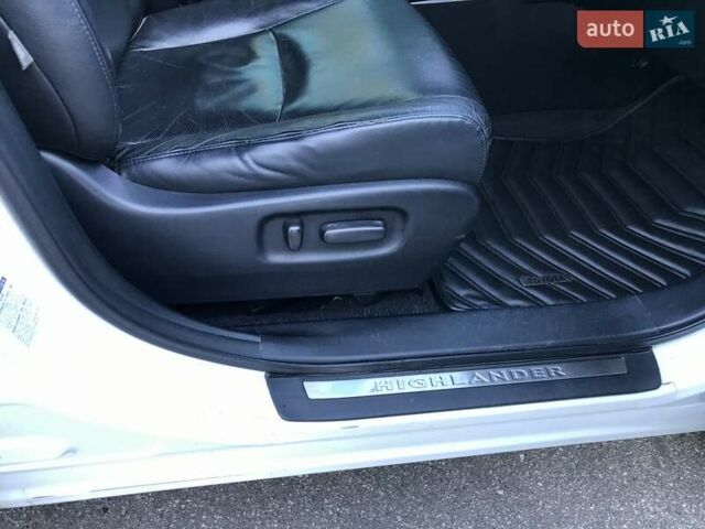 Белый Тойота Хайлендер, объемом двигателя 3.5 л и пробегом 178 тыс. км за 15999 $, фото 33 на Automoto.ua