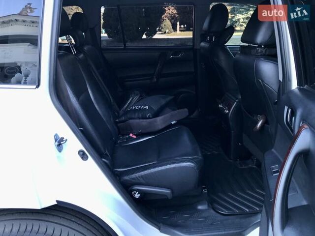 Белый Тойота Хайлендер, объемом двигателя 3.5 л и пробегом 178 тыс. км за 15999 $, фото 29 на Automoto.ua