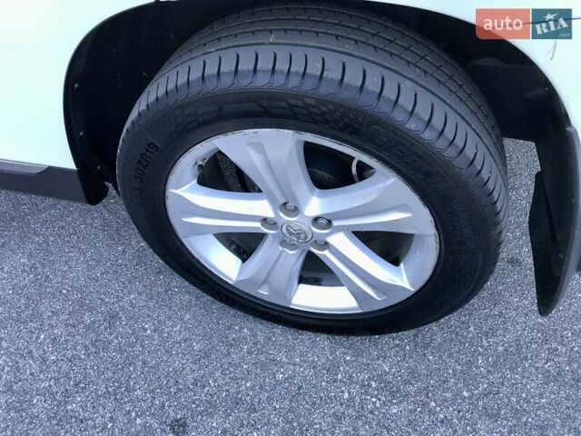 Белый Тойота Хайлендер, объемом двигателя 3.5 л и пробегом 178 тыс. км за 15999 $, фото 10 на Automoto.ua