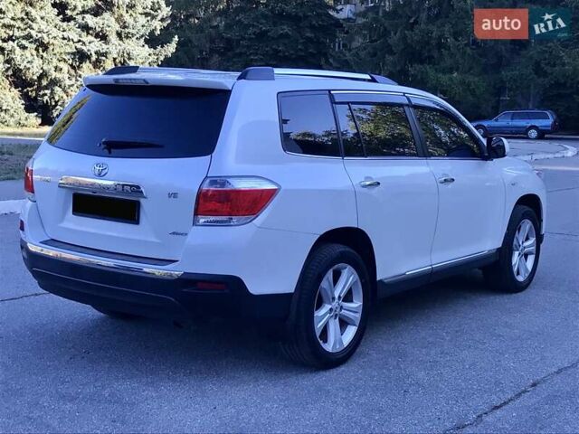 Белый Тойота Хайлендер, объемом двигателя 3.5 л и пробегом 178 тыс. км за 15999 $, фото 6 на Automoto.ua