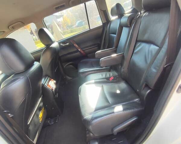 Білий Тойота Хайлендер, об'ємом двигуна 3.46 л та пробігом 227 тис. км за 16800 $, фото 23 на Automoto.ua