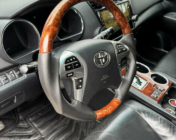 Білий Тойота Хайлендер, об'ємом двигуна 3.5 л та пробігом 178 тис. км за 16200 $, фото 4 на Automoto.ua