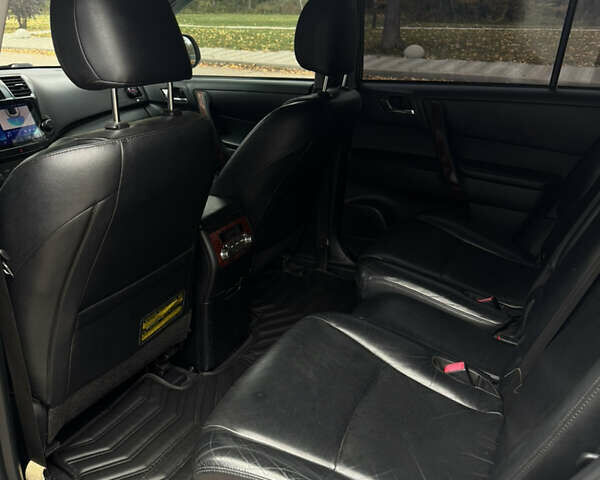 Білий Тойота Хайлендер, об'ємом двигуна 3.5 л та пробігом 178 тис. км за 16200 $, фото 10 на Automoto.ua