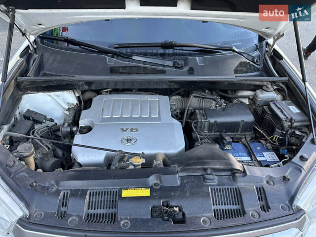 Білий Тойота Хайлендер, об'ємом двигуна 3.5 л та пробігом 178 тис. км за 16200 $, фото 25 на Automoto.ua