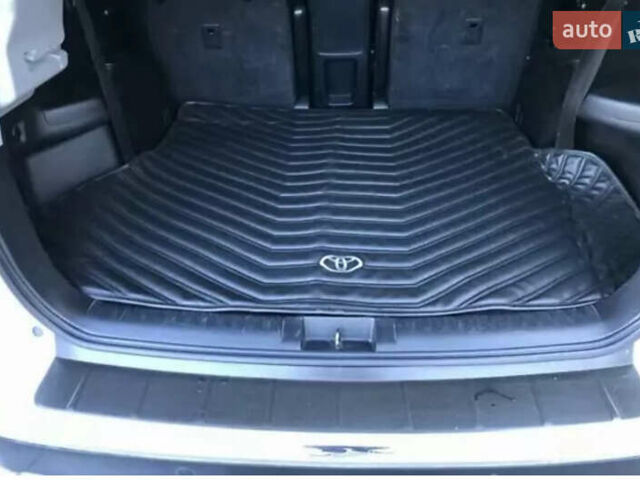 Білий Тойота Хайлендер, об'ємом двигуна 3.5 л та пробігом 178 тис. км за 16200 $, фото 21 на Automoto.ua