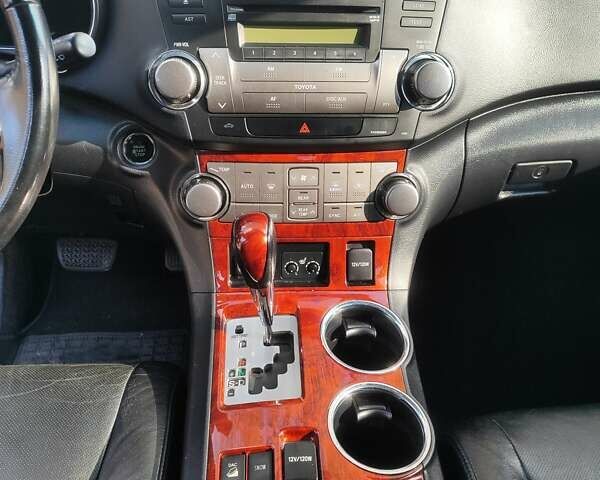 Білий Тойота Хайлендер, об'ємом двигуна 3.46 л та пробігом 227 тис. км за 16800 $, фото 18 на Automoto.ua