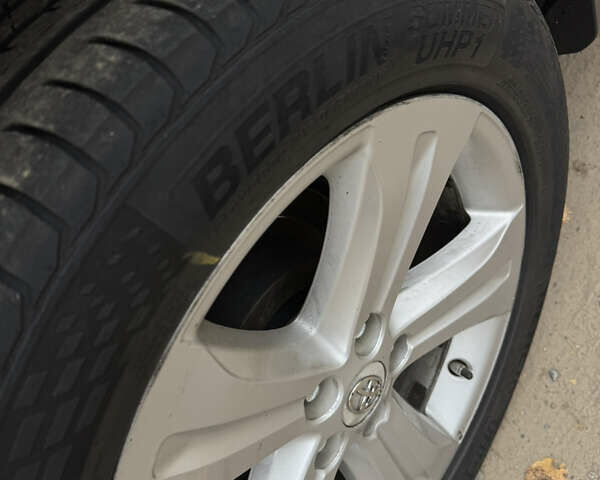 Білий Тойота Хайлендер, об'ємом двигуна 3.5 л та пробігом 178 тис. км за 16200 $, фото 24 на Automoto.ua