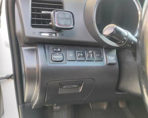 Білий Тойота Хайлендер, об'ємом двигуна 3.46 л та пробігом 227 тис. км за 16800 $, фото 14 на Automoto.ua