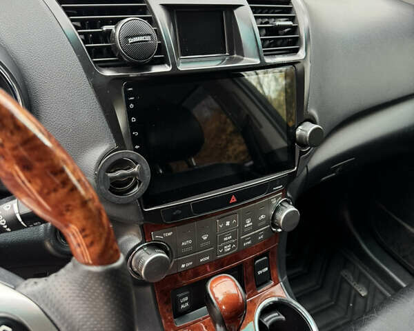 Білий Тойота Хайлендер, об'ємом двигуна 3.5 л та пробігом 178 тис. км за 16200 $, фото 6 на Automoto.ua