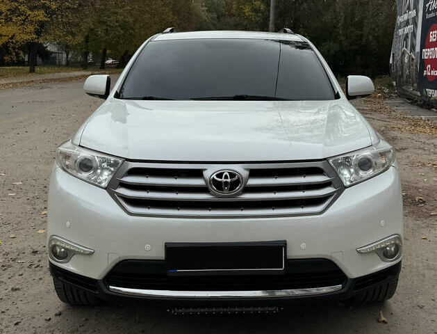Білий Тойота Хайлендер, об'ємом двигуна 3.5 л та пробігом 178 тис. км за 16200 $, фото 1 на Automoto.ua