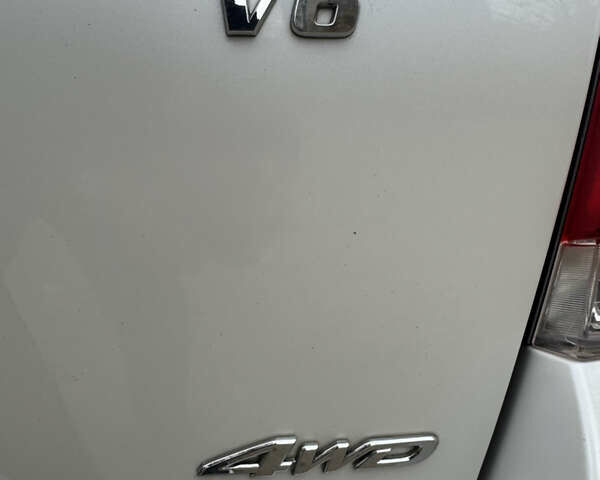 Білий Тойота Хайлендер, об'ємом двигуна 3.5 л та пробігом 178 тис. км за 16200 $, фото 23 на Automoto.ua