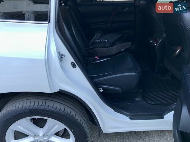 Белый Тойота Хайлендер, объемом двигателя 3.5 л и пробегом 178 тыс. км за 15999 $, фото 27 на Automoto.ua
